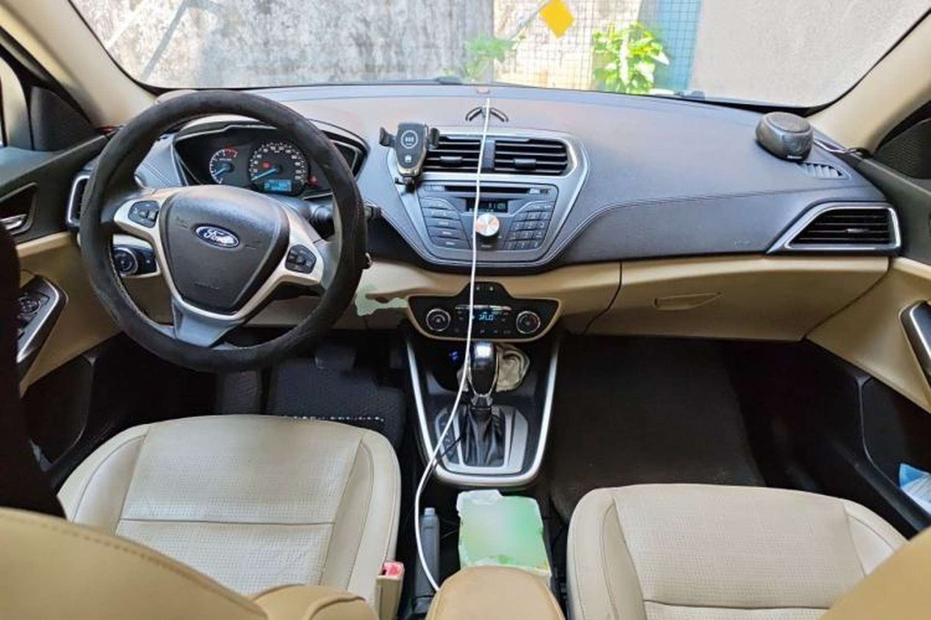 Used Ford Escort 2015 1.5L Automatic Fashion Model Center Console