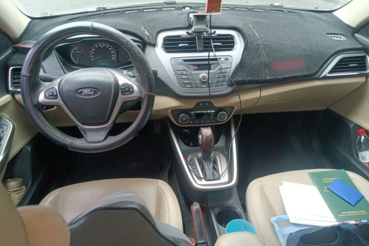Used Ford Escort 2015 1.5L Automatic Fashion Model Center Console