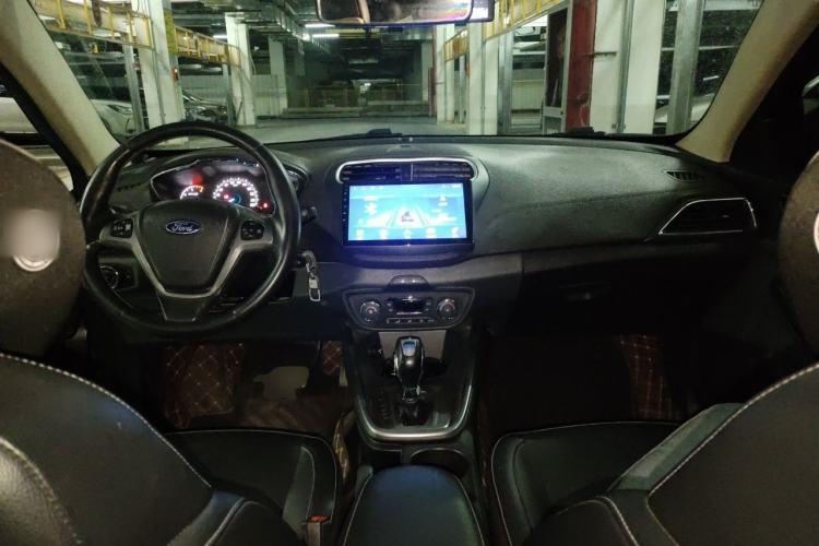 Used Ford Escort 2015 1.5L Automatic Fashion Model Center Console