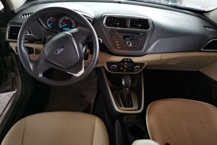 Used Ford Escort 2015 1.5L Automatic Comfort Edition Center Console