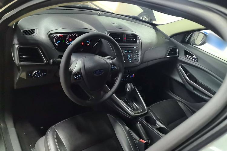 Used Ford Escort 2015 1.5L Automatic Fashion Model Center Console