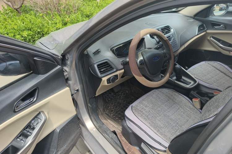 Used Ford Escort 2015 1.5L Automatic Fashion Model Driver Seat