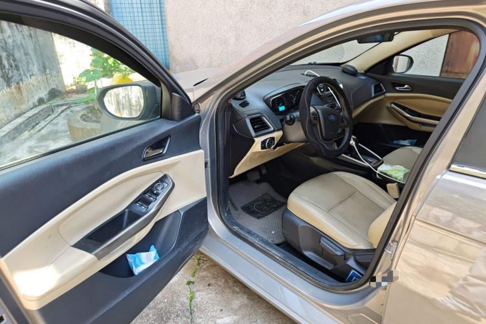 Used Ford Escort 2015 1.5L Automatic Fashion Model Driver Seat