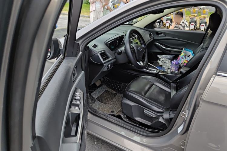 Used Ford Escort 2015 1.5L Automatic Fashion Model Driver Seat