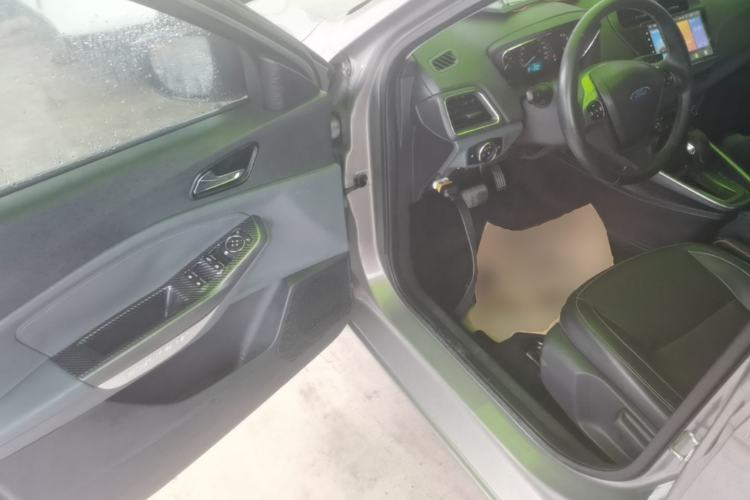 Used Ford Escort 2015 1.5L Automatic Fashion Model Driver Seat