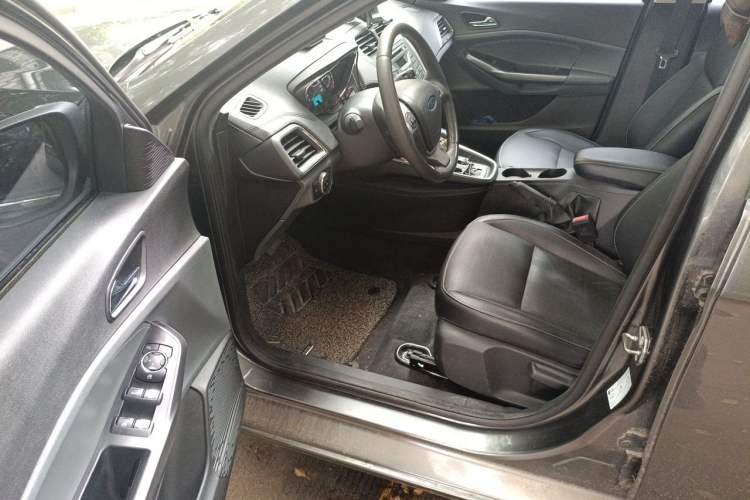 Used Ford Escort 2015 1.5L Automatic Fashion Model Driver Seat