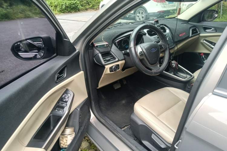 Used Ford Escort 2015 1.5L Automatic Fashion Model Driver Seat