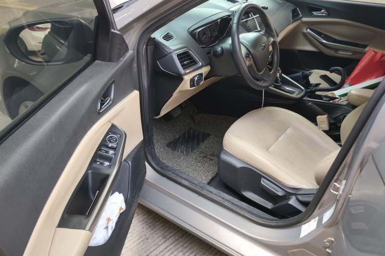 Used Ford Escort 2015 1.5L Automatic Fashion Model Driver Seat