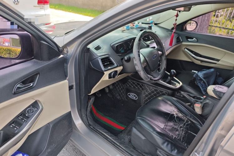 Used Ford Escort 2015 1.5L Manual Fashion Edition Driver Seat