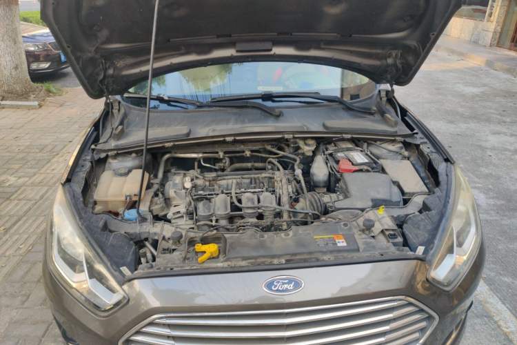 Used Ford Escort 2015 1.5L Automatic Fashion Model Engine Bay