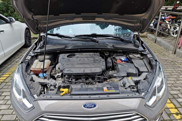 Used Ford Escort 2015 1.5L Automatic Fashion Model Engine Bay