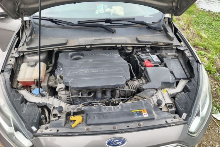 Used Ford Escort 2015 1.5L Manual Comfort Model Engine Bay
