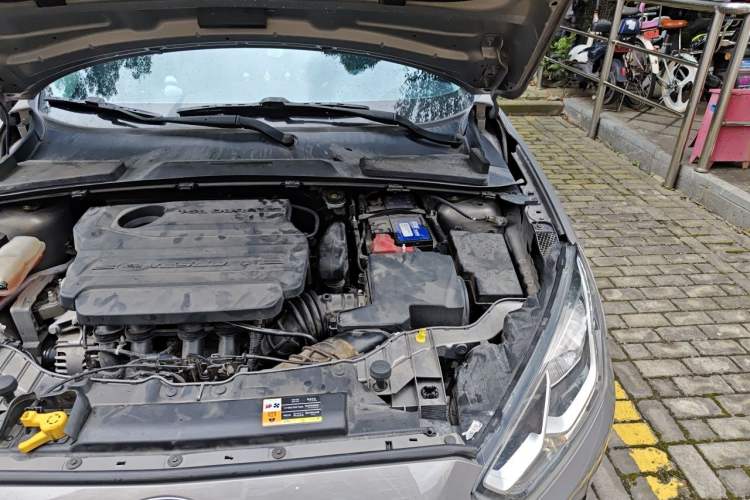 Used Ford Escort 2015 1.5L Automatic Fashion Model Engine Bay Left