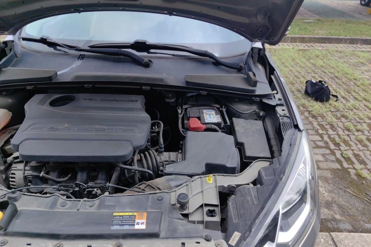 Used Ford Escort 2015 1.5L Manual Comfort Model Engine Bay Left