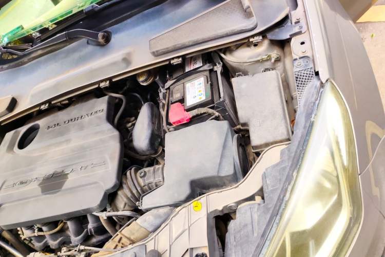 Used Ford Escort 2015 1.5L Automatic Fashion Model Engine Bay Left