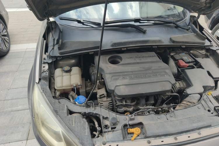 Used Ford Escort 2015 1.5L Automatic Fashion Model Engine Bay Right