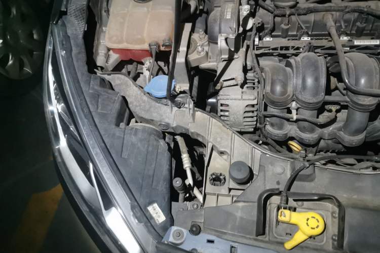 Used Ford Escort 2015 1.5L Automatic Comfort Edition Engine Bay Right