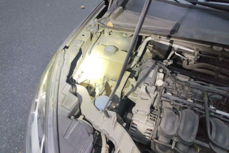 Used Ford Escort 2015 1.5L Automatic Comfort Edition Engine Bay Right