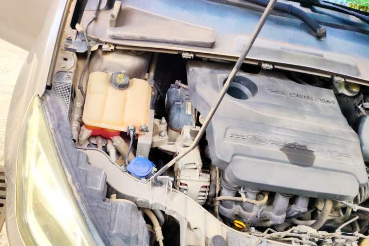 Used Ford Escort 2015 1.5L Automatic Fashion Model Engine Bay Right