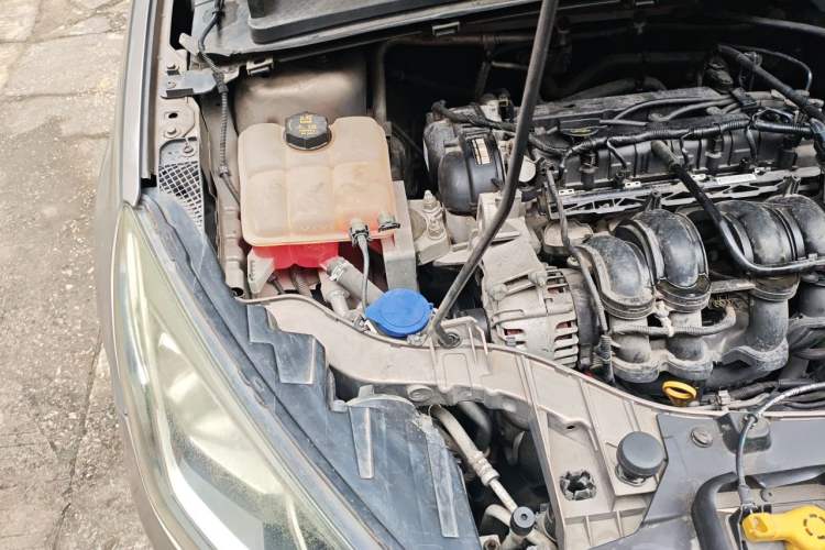 Used Ford Escort 2015 1.5L Automatic Comfort Edition Engine Bay Right