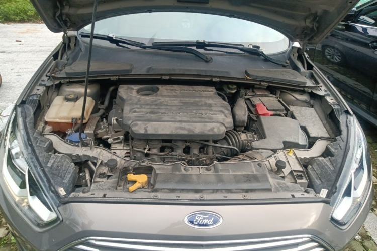 Used Ford Escort 2015 1.5L Automatic Fashion Model Engine Bay