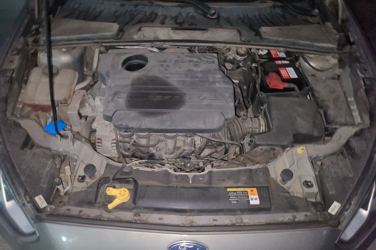 Used Ford Escort 2015 1.5L Manual Comfort Model Engine Bay