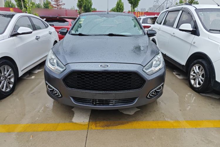 Used Ford Escort 2015 1.5L Automatic Fashion Model Exterior 1
