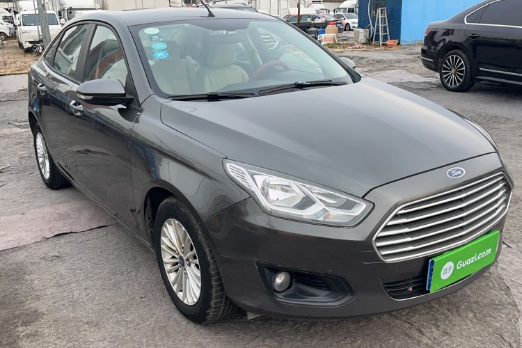 Used Ford Escort 2015 1.5L Automatic Comfort Edition Exterior 1