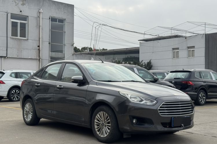 Used Ford Escort 2015 1.5L Automatic Comfort Edition Exterior 1