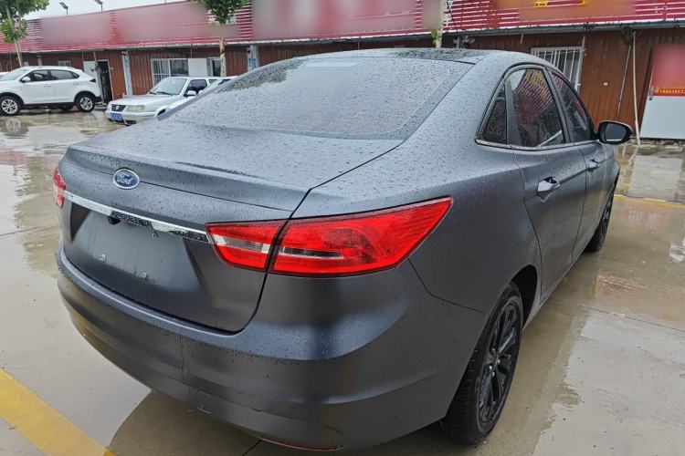 Used Ford Escort 2015 1.5L Automatic Fashion Model Exterior 3