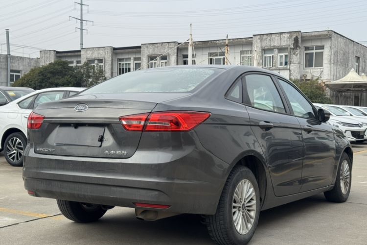 Used Ford Escort 2015 1.5L Automatic Comfort Edition Exterior 3