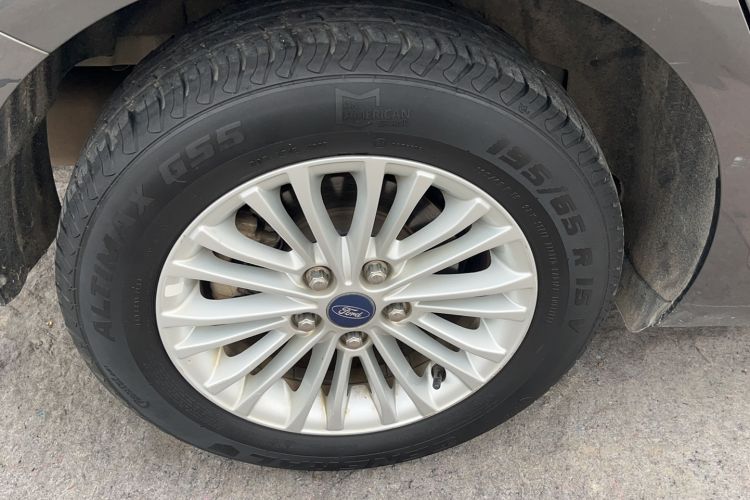 Used Ford Escort 2015 1.5L Automatic Comfort Edition Exterior 4