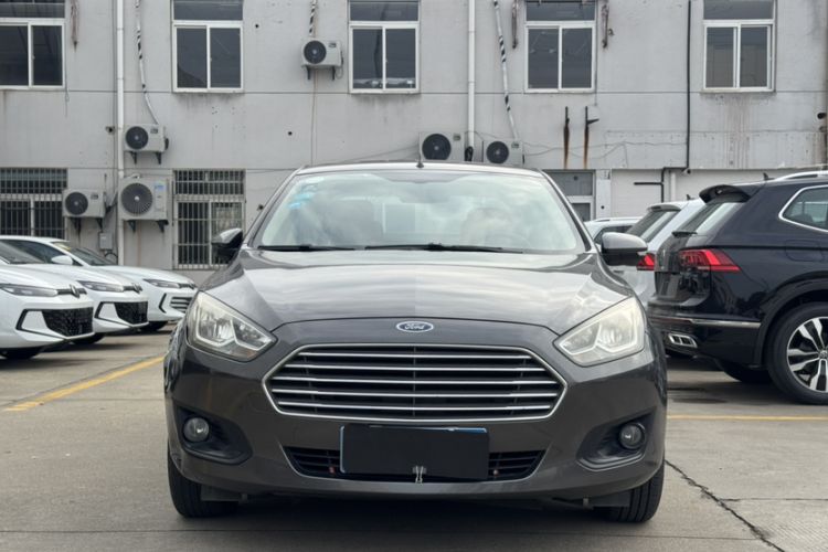 Used Ford Escort 2015 1.5L Automatic Comfort Edition Exterior 5