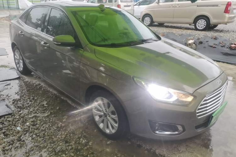 Used Ford Escort 2015 1.5L Automatic Fashion Model Front Right 45 Deg