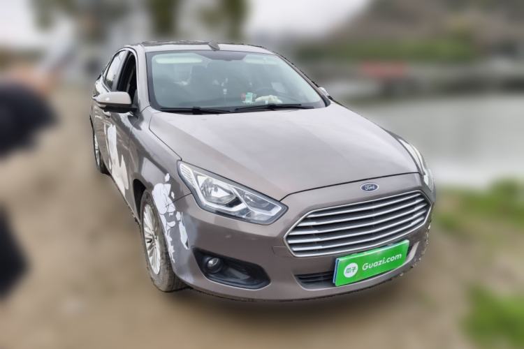 Used Ford Escort 2015 1.5L Manual Comfort Model Front Right 45 Deg