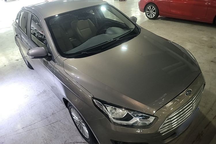 Used Ford Escort 2015 1.5L Automatic Comfort Edition Front Right 45 Deg