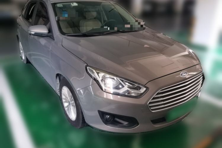 Used Ford Escort 2015 1.5L Automatic Fashion Model Front Right 45 Deg