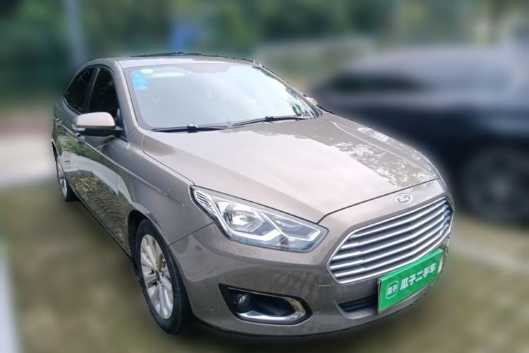 Used Ford Escort 2015 1.5L Automatic Fashion Model Front Right 45 Deg