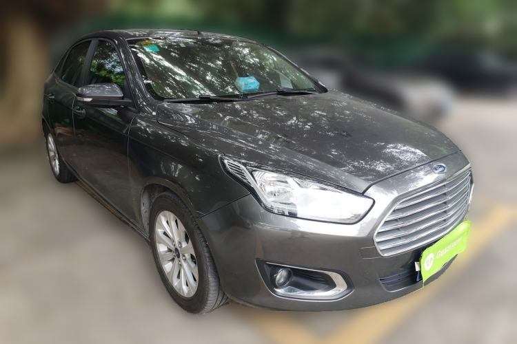 Used Ford Escort 2015 1.5L Automatic Fashion Model Front Right 45 Deg
