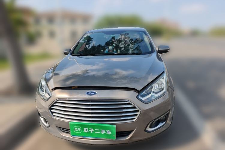 Used Ford Escort 2015 1.5L Manual Fashion Edition Front