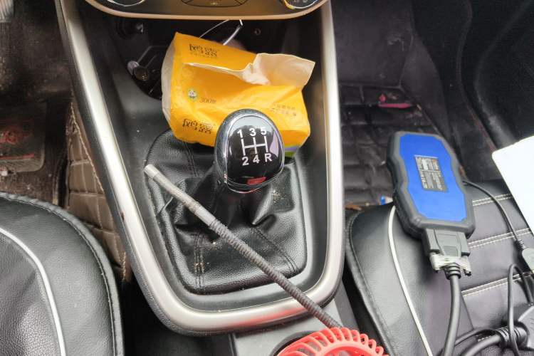 Used Ford Escort 2015 1.5L Manual Comfort Model Gear Lever