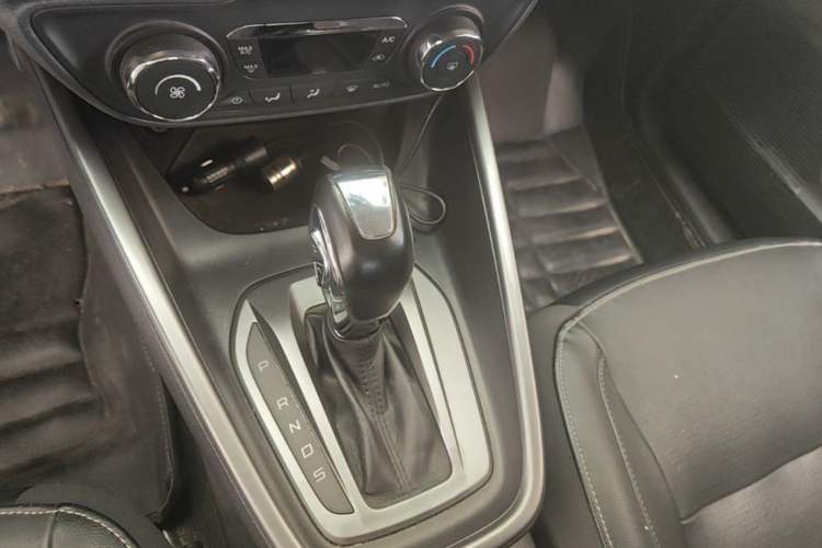 Used Ford Escort 2015 1.5L Automatic Comfort Edition Gear Lever