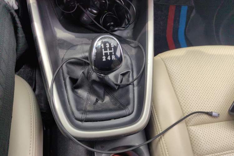 Used Ford Escort 2015 1.5L Manual Comfort Model Gear Lever