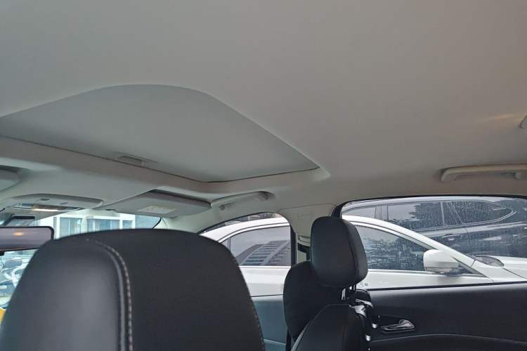 Used Ford Escort 2015 1.5L Automatic Fashion Model Headliner