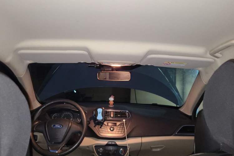 Used Ford Escort 2015 1.5L Manual Comfort Model Headliner