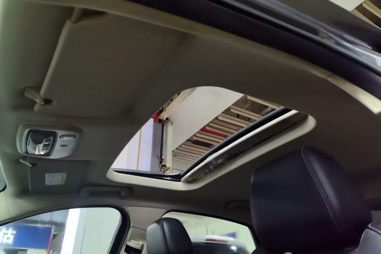 Used Ford Escort 2015 1.5L Automatic Fashion Model Headliner