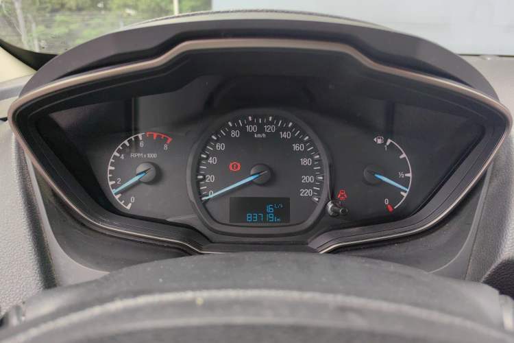 Used Ford Escort 2015 1.5L Manual Comfort Model Instrument Cluster
