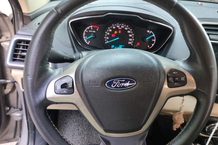 Used Ford Escort 2015 1.5L Automatic Fashion Model Instrument Cluster