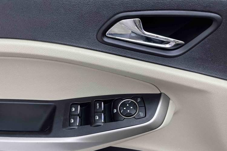 Used Ford Escort 2015 1.5L Automatic Comfort Edition Interior 6