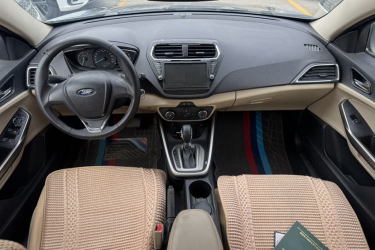 Used Ford Escort 2015 1.5L Automatic Comfort Edition Interior 6